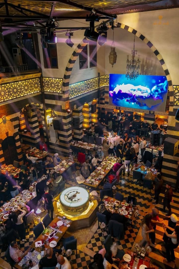مطعم قصر النرجس 2