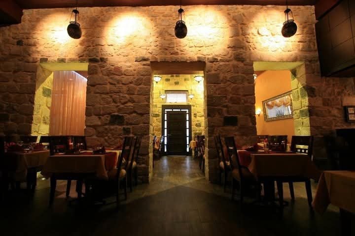 Le Baron Restaurant 4