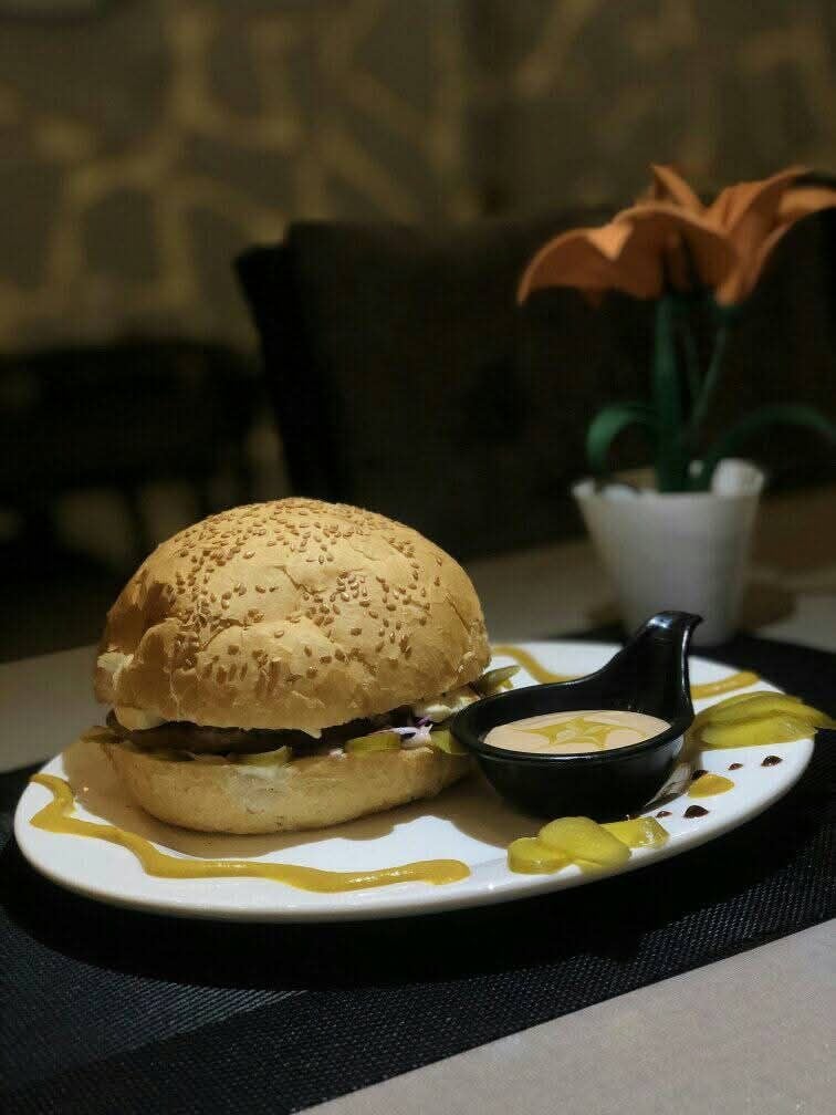 مطعم أكشن  4