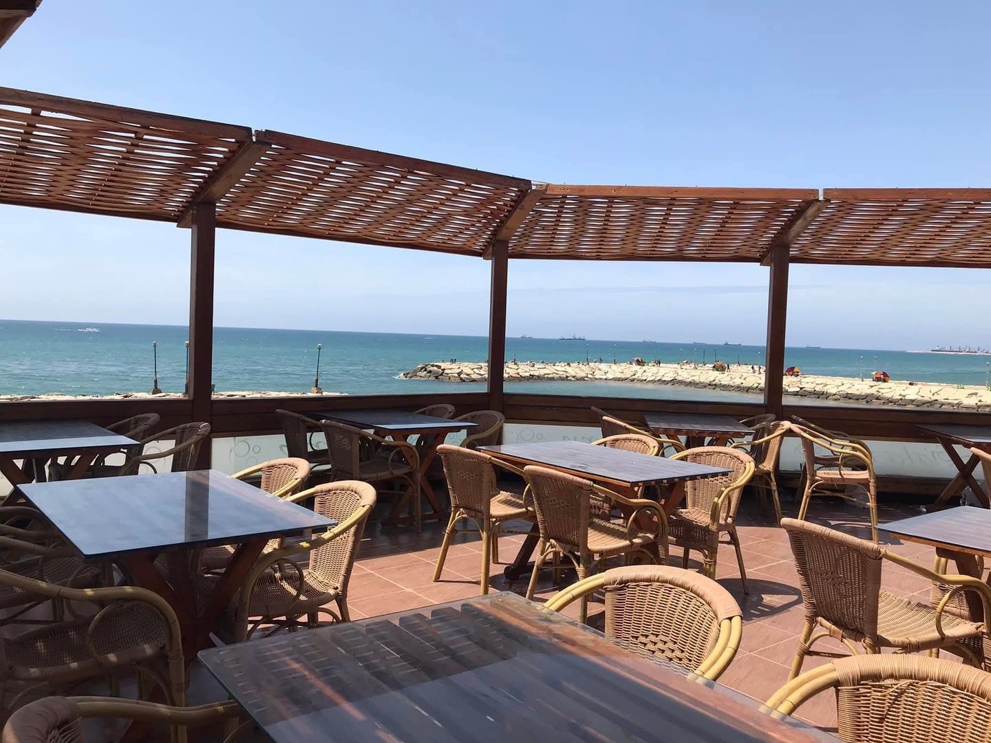 مطعم جلاكسي ريست 3