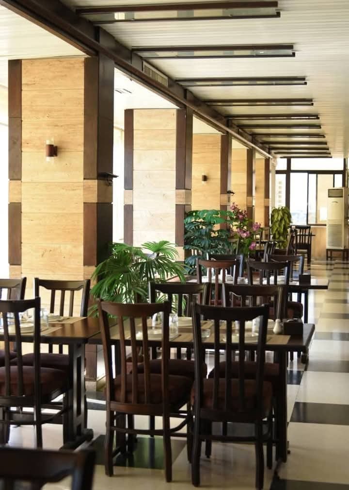 مطعم اليمق 2
