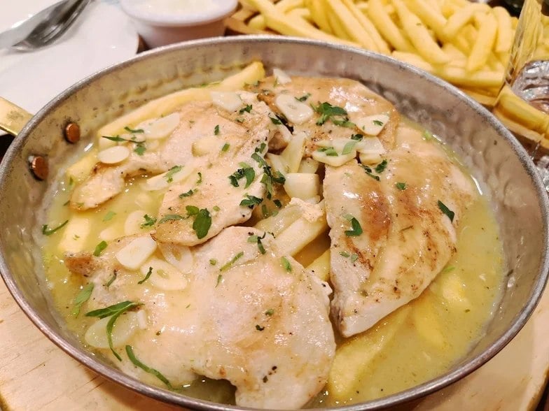 مطعم وكافيه ميجنا  5